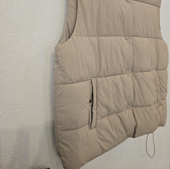 Women's Tan Puffer Vest - Picture 3 of 16